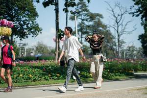 BIB: 
                            <button type="button" onclick="openModal(27615904)" class="btn btn-primary btn-sm float-right btn-popup" data-toggle="modal" data-target=".modal-high-quality">
                        <i class="fas fa-shopping-cart"></i> Add to Cart
                    </button>
                                            <button type="button" onclick="isThisMe(27615904, true)" class="btn btn-success btn-sm float-right btn-popup btn-isme hidden" data-toggle="tooltip" data-placement="bottom" title="นี่คือรูปของคุณใช่ไหม คลิกที่นี่เพื่อเอาเข้าอัลบั้ม">
                        <i class="fas fa-plus"></i> Add to album
                    </button>
                    <button type="button" onclick="isThisMe(27615904, false)" class="btn btn-warning btn-sm float-right btn-popup btn-isnotme hidden">
                        <i class="fas fa-ban"></i> Remove from album
                    </button>